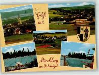 95213 W8660 Münchberg , Oberfr Foto AK Panorama des Ortes mit Ev. Stadtkirche Schwimmbad