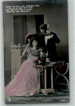 Junges elegantes Paar bei einem Tet-a-Tete Mode Sekt 1912