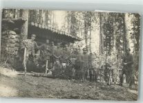 Landser in Uniform vor ihrem Unterstand Deutsches Heer WK I Privatfoto AK