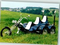 Ein Custom-Trike mit Doppelachse Motorrad Foto AK