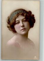 Portrait einer jungen Frau mit Haarband GL & Co. 3554/5 Haarmode 1912