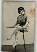 W7500 Karlsruhe , Baden Frau Ort handschriftlich Zirkus Foto AK