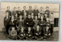 Jungenklasse mit einem Mönch in der Mitte Schule Privatfoto AK