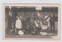 Seltene Fotokarte Wien. Personal einer Wiener Messe ungelaufen Die Karte war in einem Album eingeklebt, daher Anhaftungen Rückseite, sonst gut erhalten