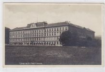 Fotokarte von Linz an der Donau. Petrinum gelaufen am 30.08.1938. Leicht bügig, leicht fleckig, sonst gut erhalten.
