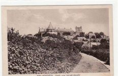 Bad Bentheim mit Stadt- und Schloss- Ansicht gelaufen, mit Marke und Stempel von 1926. Leichter Stempeldurchdruck, leicht fleckig, sonst gut erhalten