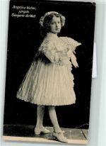 Angelica Walter jüngste Sängerin der Welt mit einemm Fächer AK Musik 1910 Gebrauchsspuren