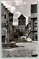 88239 W7988 Wangen im Allgäu Foto AK Paradiesstraße mit Martinstor Brunnen VW Käfer