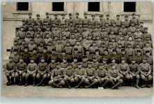 Soldaten Krieg Gruppenfoto Uniform 187 Militär Frankreich Privatfoto AK