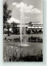 73033 W7320 Göppingen Foto AK Wasserfontaine vor Stadthalle