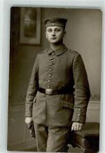 Portraitaufnahme eines deutschen Soldaten Uniform Deutsches Heer WK I Privatfoto AK