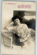 Frau In Gedanken Buch lesen 1910