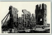Ypres Ypern / Ieper 1914 Foto AK WK I Les Halles et le Beffroi Trümmer Ruinen