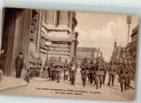 Brüssel Bruxelles Landser in Uniform vor dem Justizpalast WK I Westlicher Kriegsschauplatz