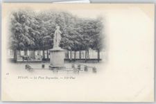 22100 Dinan - La Place Duguesclin