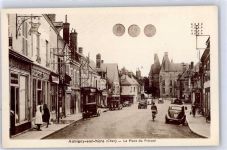 18700 Aubigny-sur-Nere - La Place du Prieure Geschäft