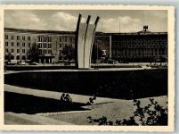 10115 W1000 Tempelhof Foto AK Das Luftbrücken-Denkmal