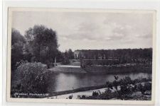 Gladbeck mit Ehrenmal gelaufen, mit Marke und Stempel von 1937 kleiner Knick unten links, leichte Eckabschürfungen, sonst gut erhalten