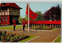 Truppe der berühmten Royal Canadian Mounted Police hissen Flagge Militär Kanada Foto AK