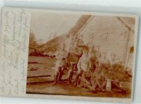 Landser in Uniform vor einer Strohgedeckten Hütte Feldpost WK I 17. Landwehr-Division Östlicher Kriegsschauplatz 1916 Privatfoto AK