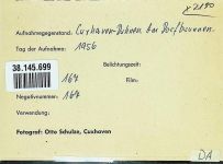 27472 W2190 Duhnen FOTO KEINE AK Foto montiert auf Karton Dorfbrunnen Fotograf Otto Schulze