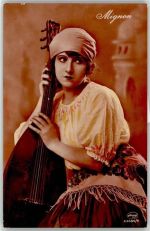 Frau mit Mandoline Mignon Foto AK