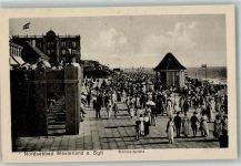 25980 W2280 Westerland Foto AK Nordseebad Konzertplatz Promenade Strand Meer Fahne