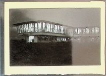 27472 W2190 Döse FOTO KEINE AK Foto montiert auf Karton Strandhaus bei Nacht