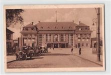 Neunkirchen - Saar. Bahnhof mit Autos davor gelaufen. Marke entfernt. Gute Erhaltung.
