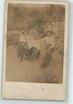 96450 W8630 Coburg 1915 - Gartenwirtschaft Frauen mit Soldat Ort lt. Stempel