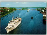 W2300 Kiel , Ostsee Holtenauer Schleusen Passagierschiff Frachtschiff Hafen