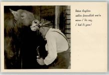 Humor , Bauer mit Pfeife , Kuh leckt die Mütze Verlag Bischofberger Nr. 1868 Kuh Foto AK