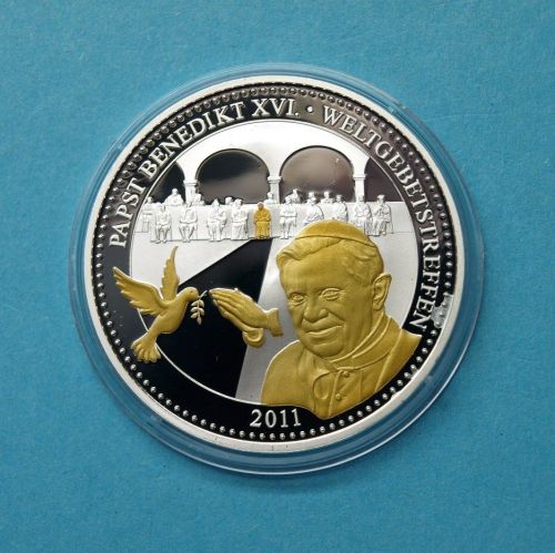 2011 Medaille Papst Benedikt XVI. Weltgebetstreffen, teilvergoldet PP