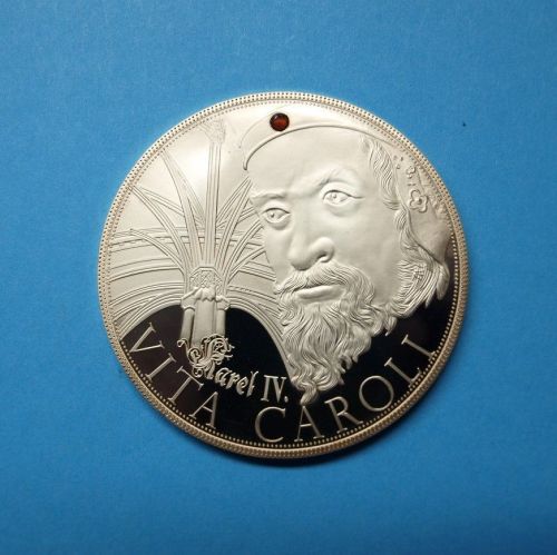 Gigant Medaille 2015 Vita Caroli IV., CU vergoldet mit Granat, PP