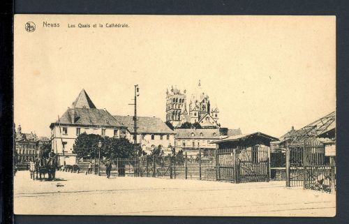 AK Neuss um 1910 Bahnsteig am Markt, im Hintergrund Quirinus-Münster