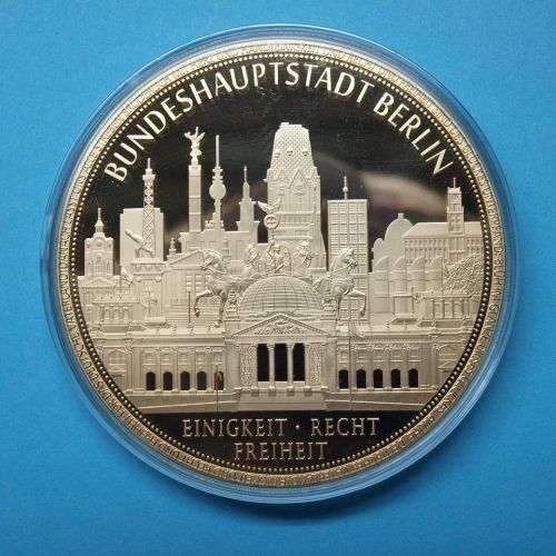 2016 Gigantprägung Brandenburger Tor, Farbdruck, Kupfer vergoldet in PP