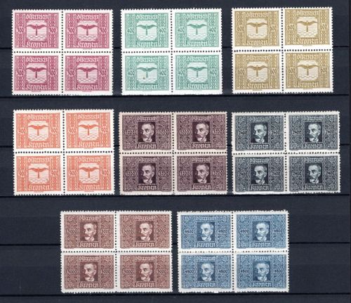 Österreich MiNr. 425-432 postfrisch als 4er Blöcke, z. Teil gefaltet