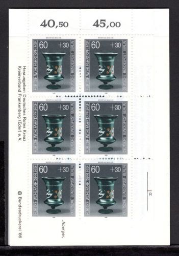 Berlin MH mit MiNr. 766 postfrisch Rotes Kreus MH mit Randleiste