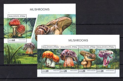 Malediven MiNr. 7928-7931 + Block 1251 postfrisch Pilze