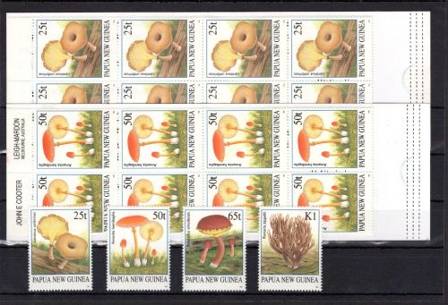 Papua Neuguinea 2 Markenheftchen mit MiNr. 750 + 753 postfrisch Pilze