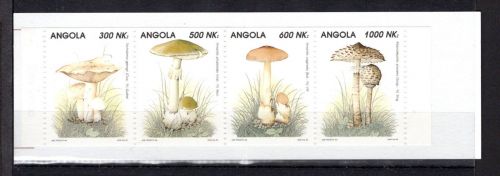 Angola Markenheftchen mit MiNr. 945-948 C postfrisch Pilze