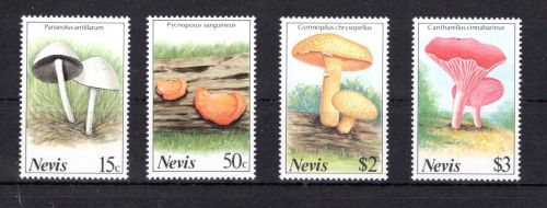 Nevis MiNr. 475-478 postfrisch Pilze