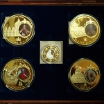Medaillen Vatikan Die Päpste der Neuzeit, 4 Gigant Prägungen vergoldet PP
