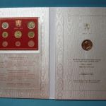 Vatikan 2015 Kursmünzensatz/ KMS + Bronzemedaille im Münzbuch ST