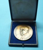 Medaille Hans Prym 1875-1965, Familienwappen im Etui