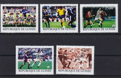 Guinea K8065/P8065 postfr./mnh Fußball soccer 2010