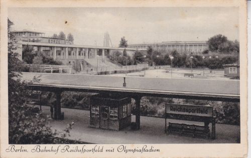 Berlin, Bahnhof Reichssportfeld mit Olympiastadion 1936