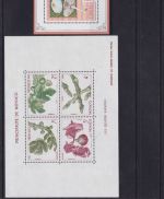 Blumen, Pflanzen und Pilze 33 postfr. Blöcke aus aller Welt