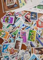 Kiloware Papierfrei  410g   Alle Welt   Asien  Übersee