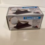 Leuchtturm Vergoldete Lupe mit Holzständer 4-fach- 63 mm- Glaslinse